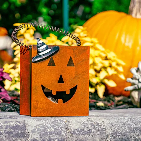 Image of a jack-o'-lantern trick-or-treat bucket.